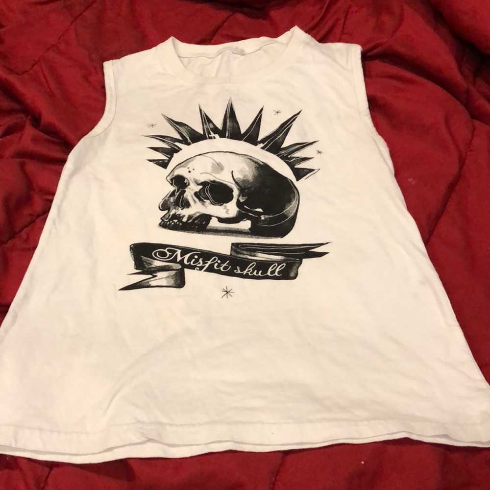Misfit skull shirt